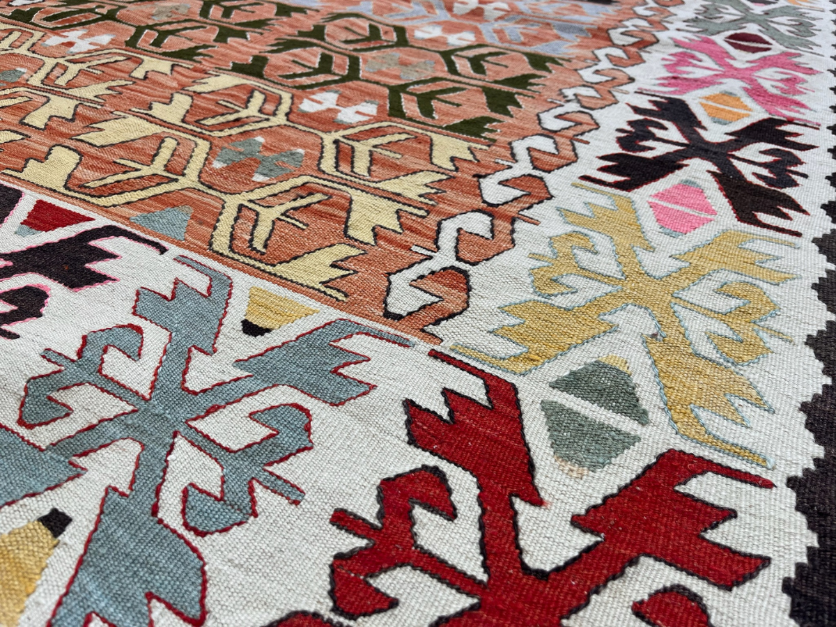 Vintage Yarn Kilim Rug