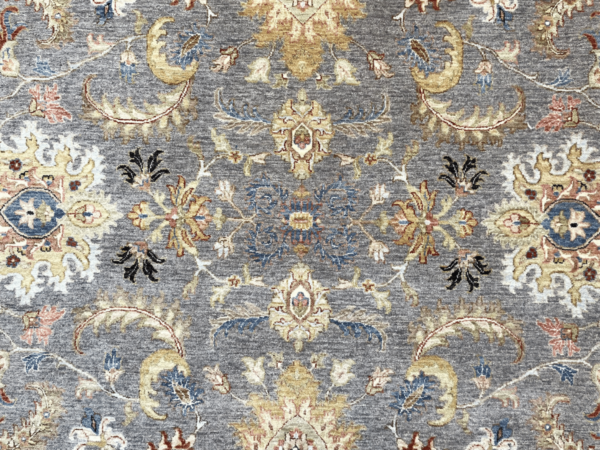 Large Classic Agra Rug