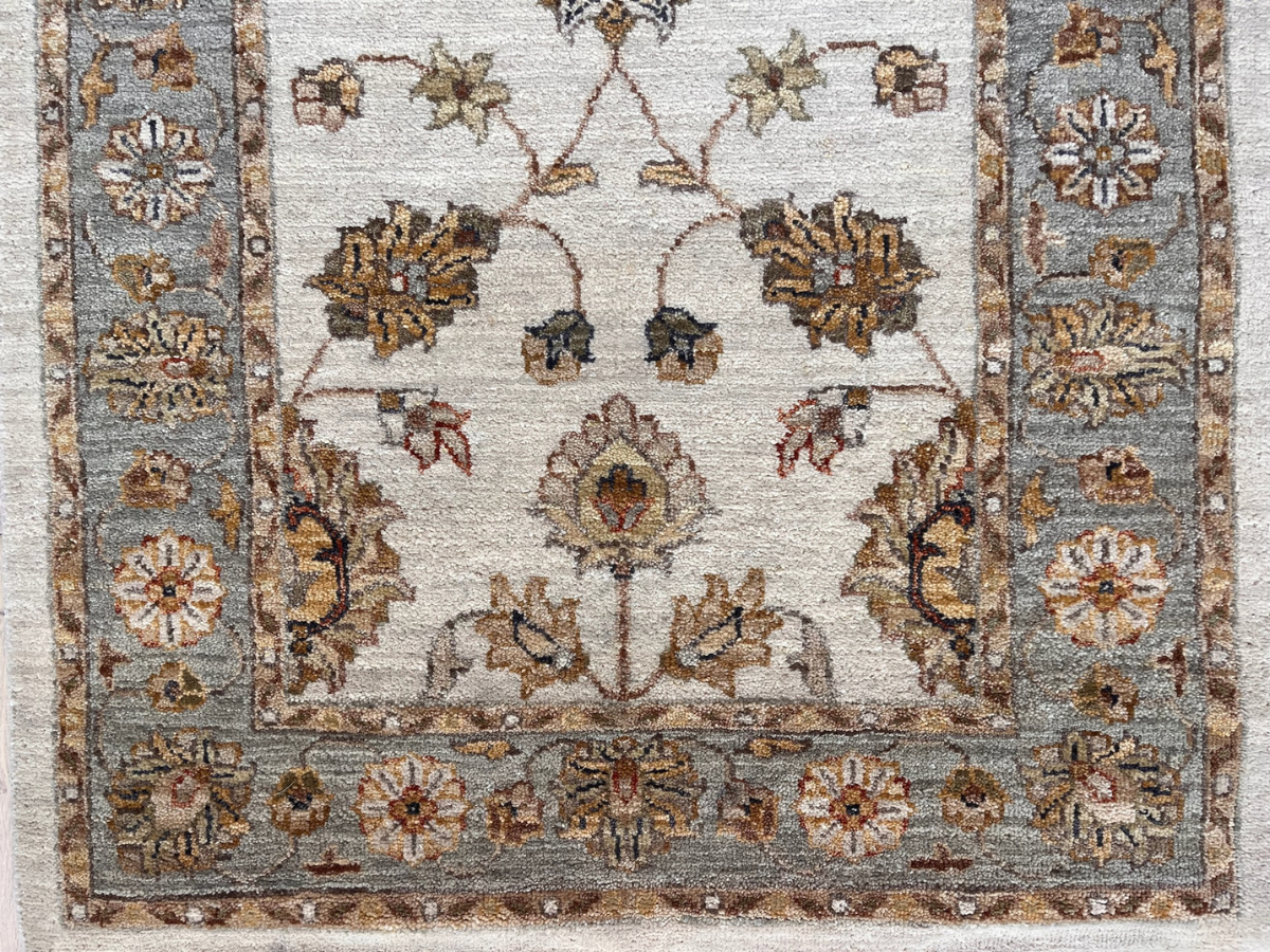 Classic Agra Runner