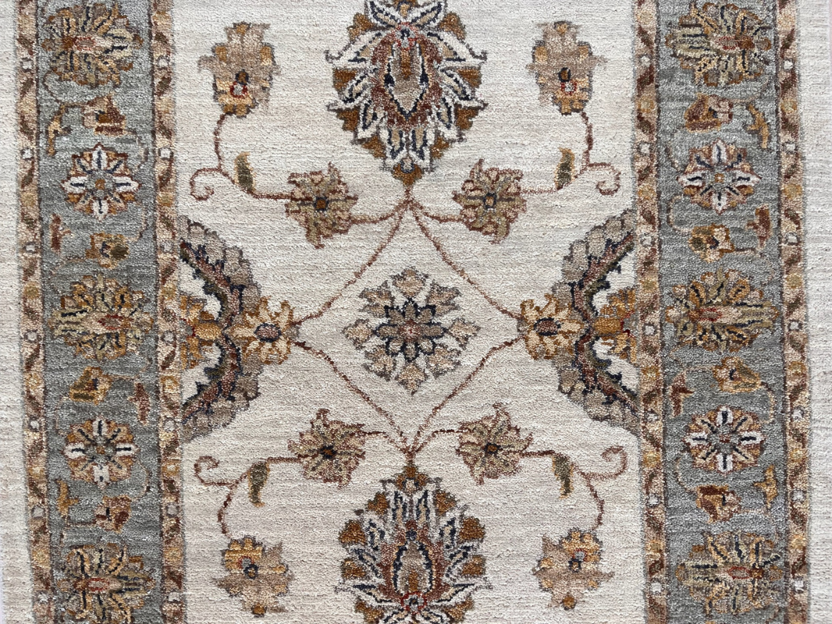 Classic Agra Runner