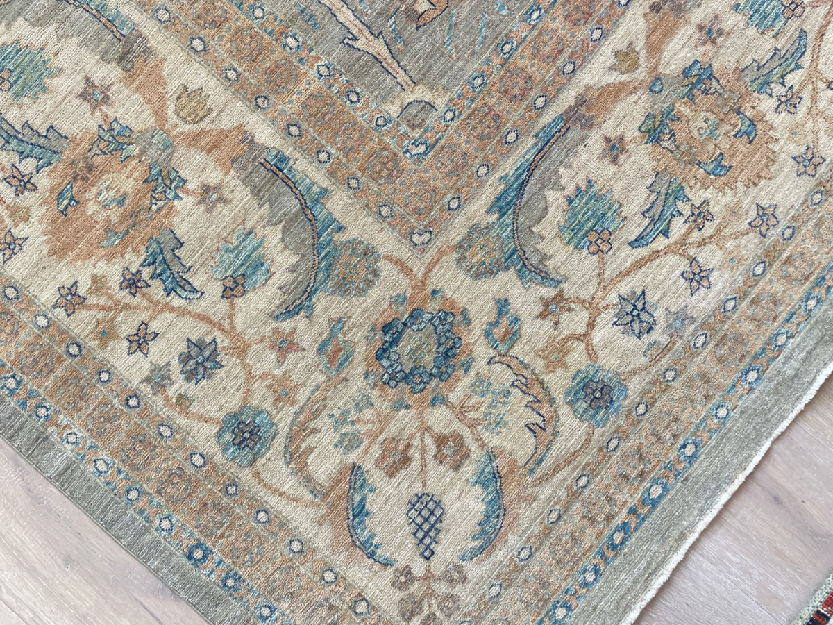 Large Fine Sultanabad Rug