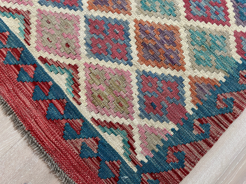 Kundoz Kilim Rug