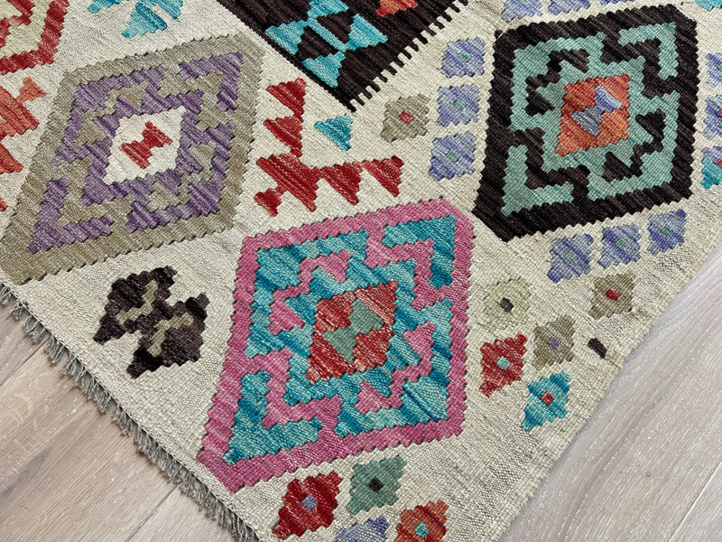 Kundoz Kilim Rug