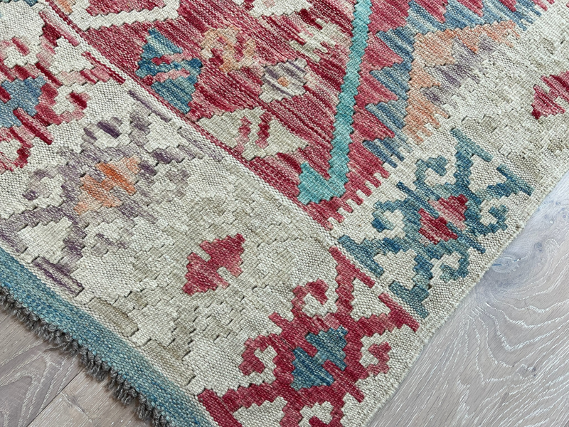 Kundoz Kilim Rug