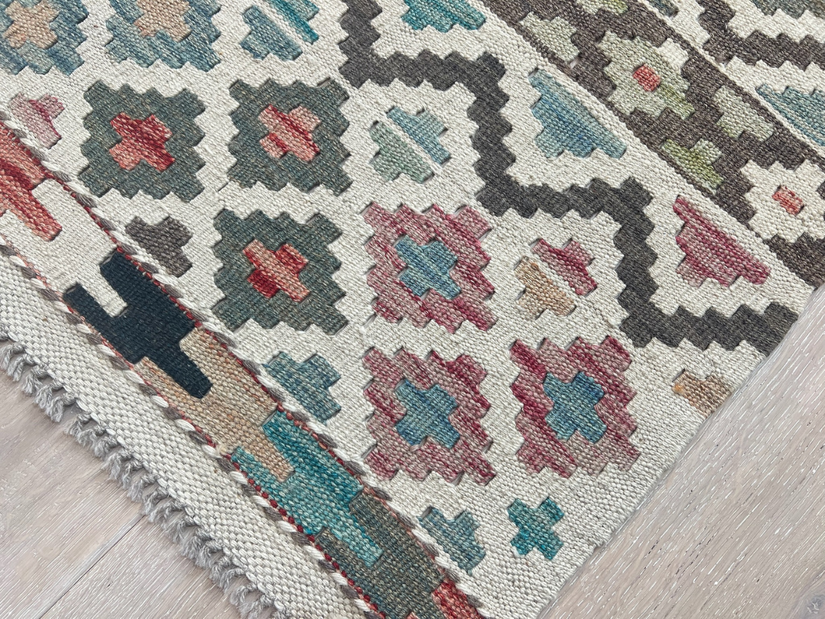 Kundoz Kilim Rug