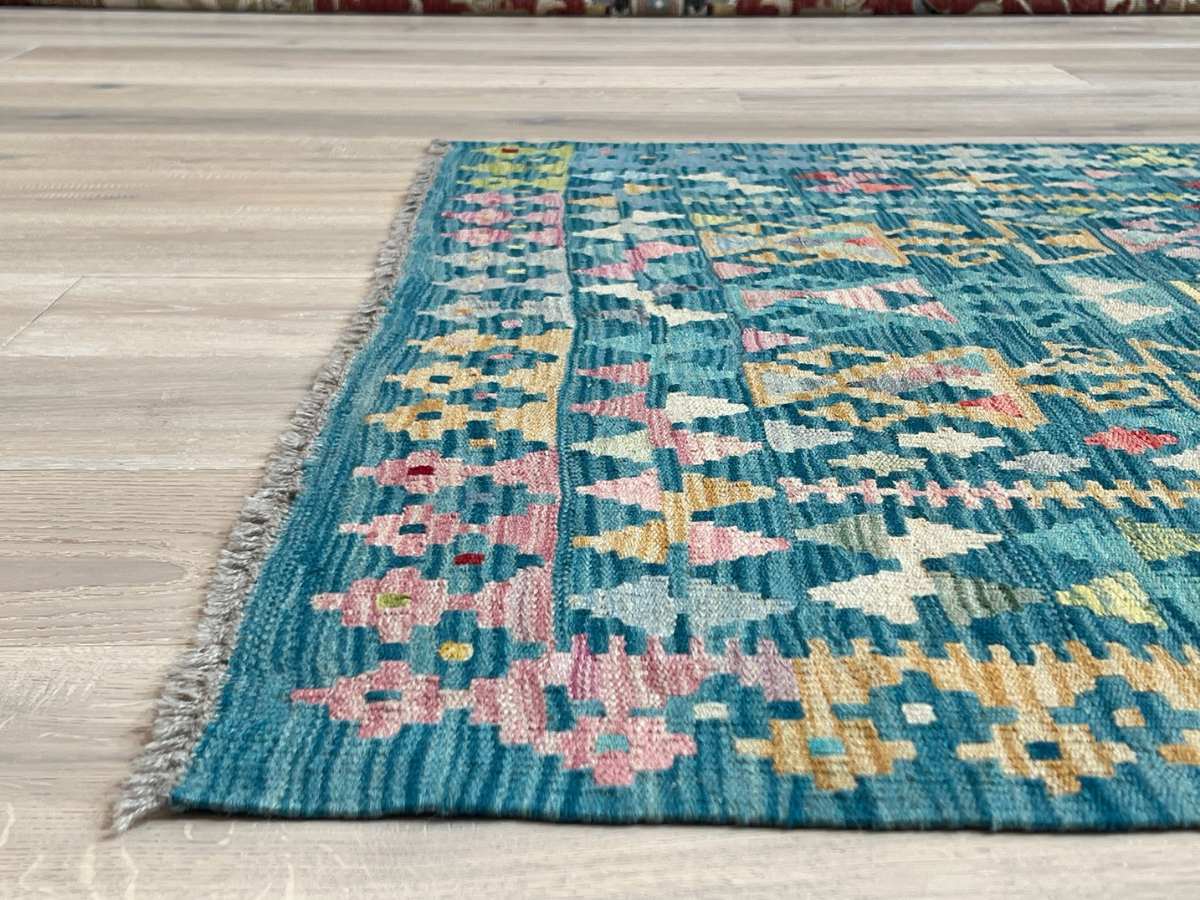Kundoz Kilim Rug