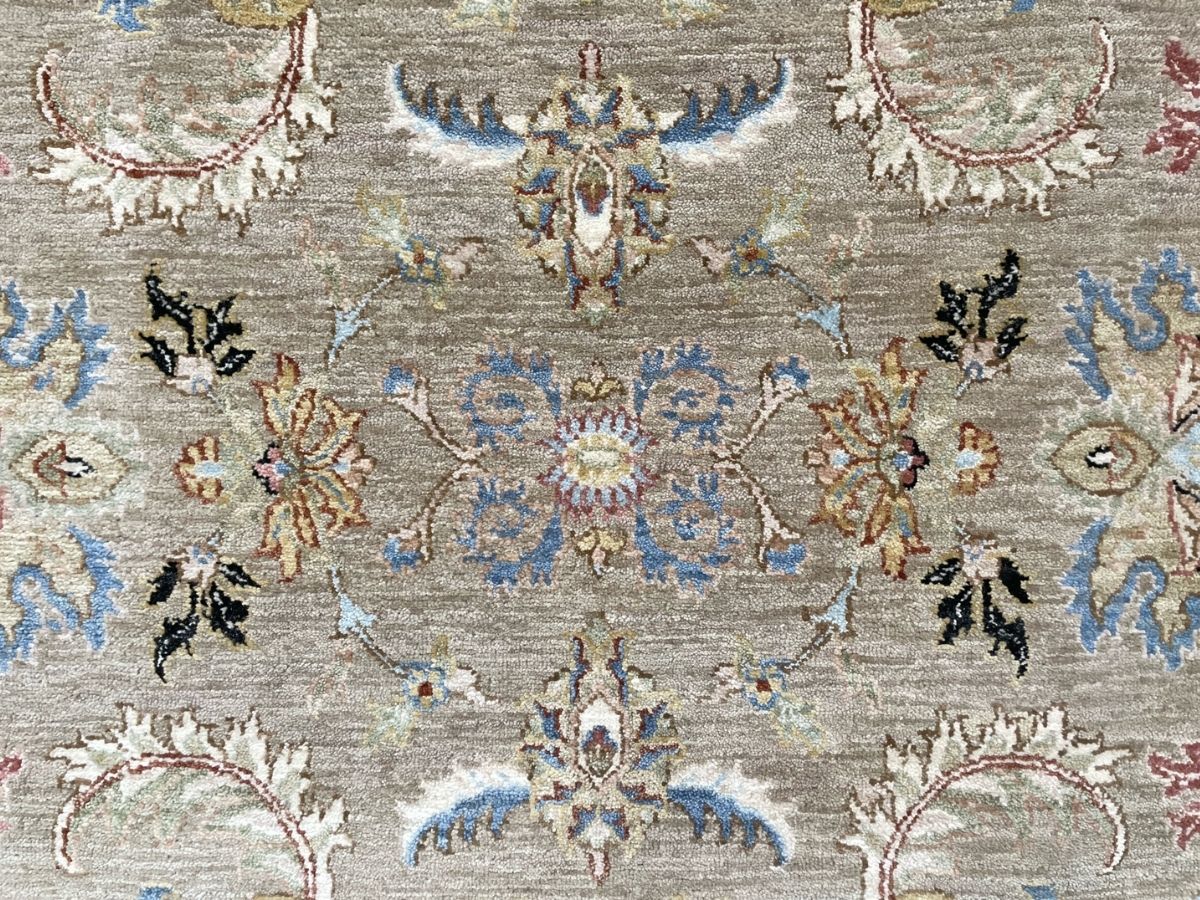 Classic Agra Rug